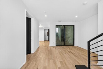 94 W Davis Blvd in Tampa, FL - Building Photo - Building Photo