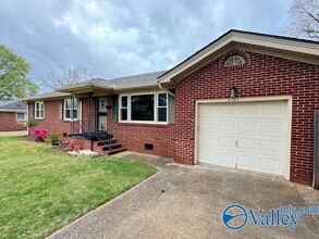 2103 Francis St NE in Huntsville, AL - Building Photo - Building Photo