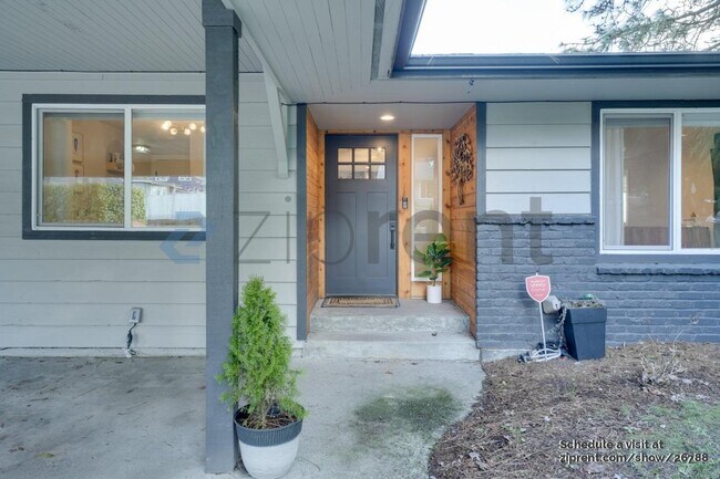 14046 Meridian Ave N in Seattle, WA - Building Photo - Building Photo