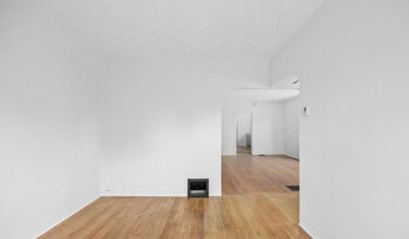 911 Zeeland Ct NE in Grand Rapids, MI - Building Photo - Building Photo