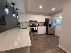 146 Cypress Way E, Unit 805 in Naples, FL - Building Photo