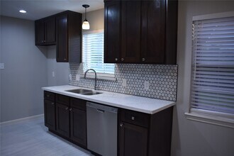 3110 Springhill Dr in Missouri City, TX - Foto de edificio - Building Photo