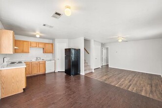 404 Kings Way Dr in Mansfield, TX - Foto de edificio - Building Photo