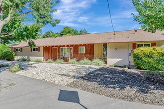 2501 Linda Vista Avenue, Unit 2501 Linda Vista Avenue in Napa, CA - Building Photo - Building Photo