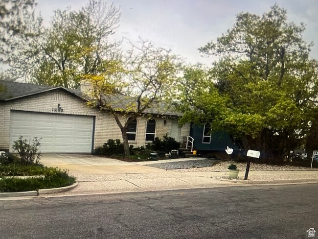 property at 1213 N Winston Dr