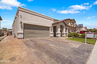 12121 Silver Crown in Horizon City, TX - Building Photo - Building Photo