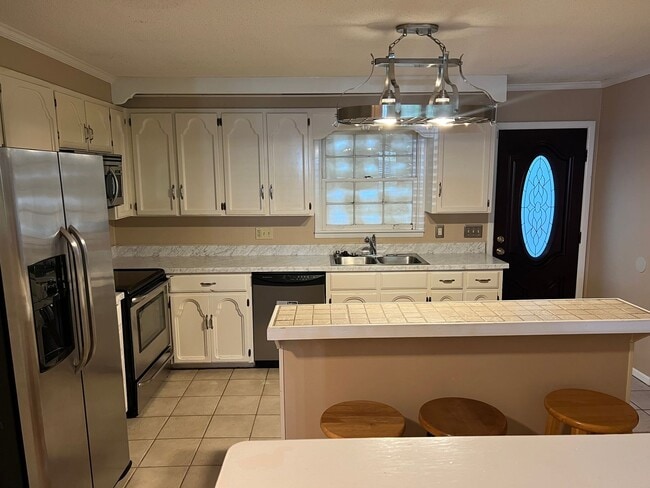 110 Laurel Cir in Enterprise, AL - Building Photo - Building Photo