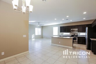 41028 W Somers Dr in Maricopa, AZ - Foto de edificio - Building Photo