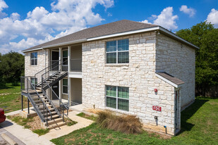 Stubblefield Park Apartments in Liberty Hill, TX - Foto de edificio - Primary Photo