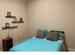 216 9th St SE in Washington, DC - Foto de edificio - Building Photo