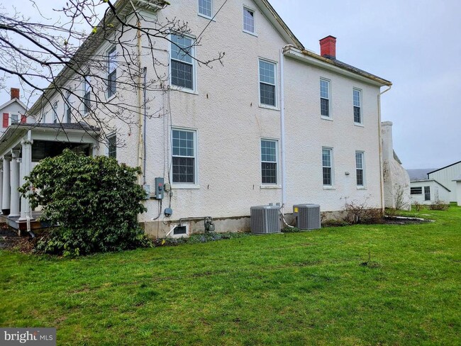 203 E Main St in Fairfield, PA - Building Photo - Building Photo