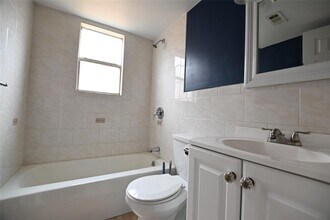 1607 W Donovan St in Houston, TX - Building Photo - Building Photo