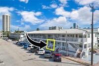 330 74th St in Miami Beach, FL - Foto de edificio - Building Photo