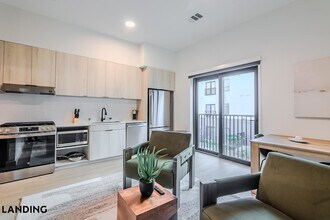 2623 Keene St, Unit 528 in Houston, TX - Building Photo - Building Photo