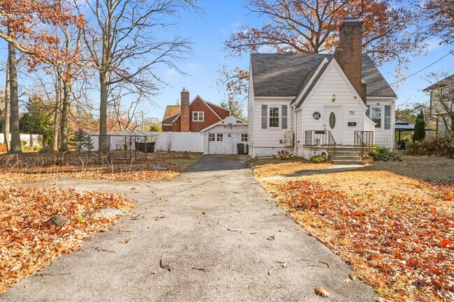 property at 71 Longfellow St