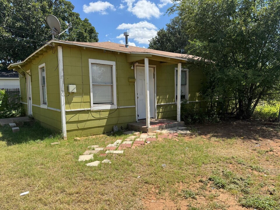 3120 Emory St in Lubbock, TX - Building Photo