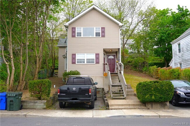 13 Fort Putnam St in Highland Falls, NY - Building Photo - Building Photo