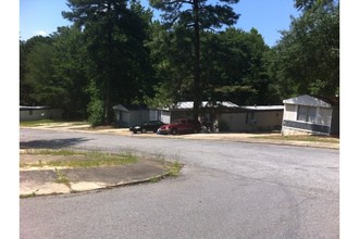 Park Crest & Park Village Mobile Home Parks in Columbus, GA - Building Photo - Building Photo