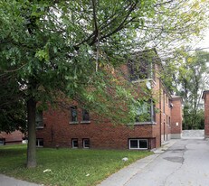 3815 Bathurst St in Toronto, ON - Building Photo