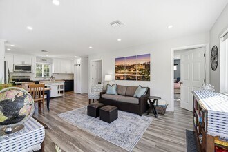 1668 Bellford Ave in Pasadena, CA - Building Photo - Building Photo