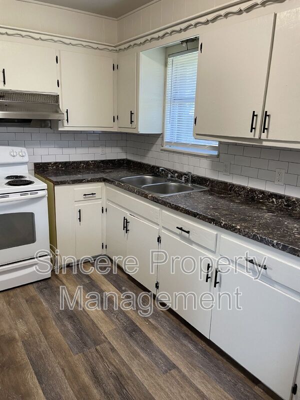 2013 N College Ave in Bethany, OK - Foto de edificio - Building Photo