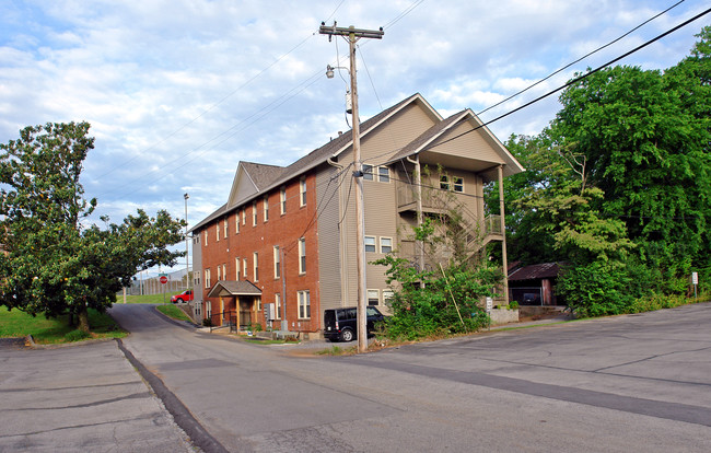 120 Cunningham St in Maryville, TN - Building Photo - Building Photo