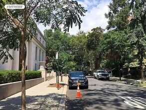 12 Monroe Pl in Brooklyn, NY - Building Photo - Building Photo