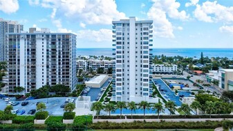 3015 N Ocean Blvd, Unit 3J in Fort Lauderdale, FL - Building Photo