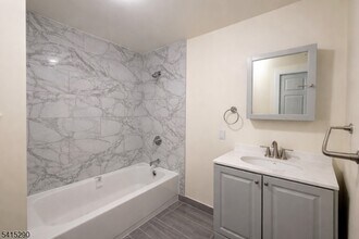 64 N 13th St in Newark, NJ - Building Photo - Building Photo