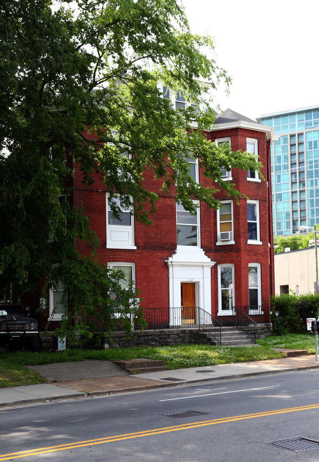 1909 Broadway in Nashville, TN - Foto de edificio - Building Photo