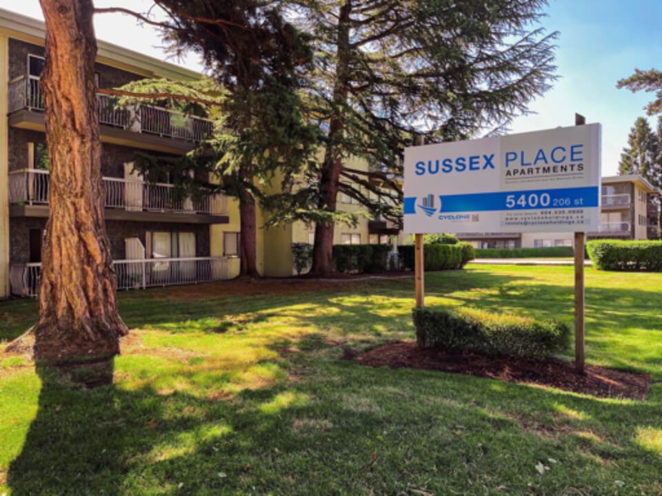 Sussex Place Apartments in Langley, BC - Building Photo