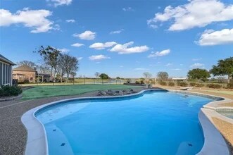 15557 County Road 4052 in Kemp, TX - Foto de edificio - Building Photo