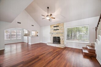 23906 Northcrest Dr in Spring, TX - Building Photo - Building Photo