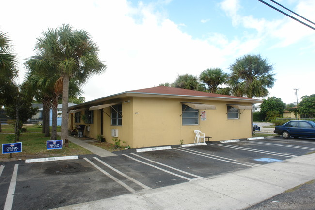 401 S Seacrest Blvd in Boynton Beach, FL - Building Photo - Building Photo