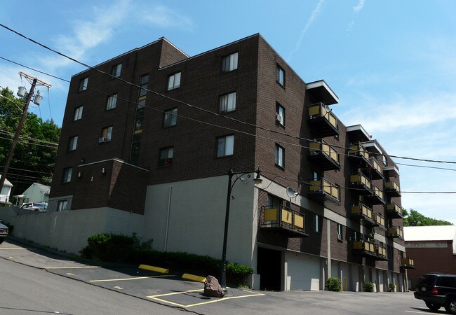 Li-Jo Apartments in Revere, MA - Building Photo - Building Photo