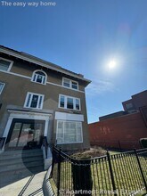 1675 Massachusetts Ave, Unit 2 in Cambridge, MA - Building Photo - Building Photo