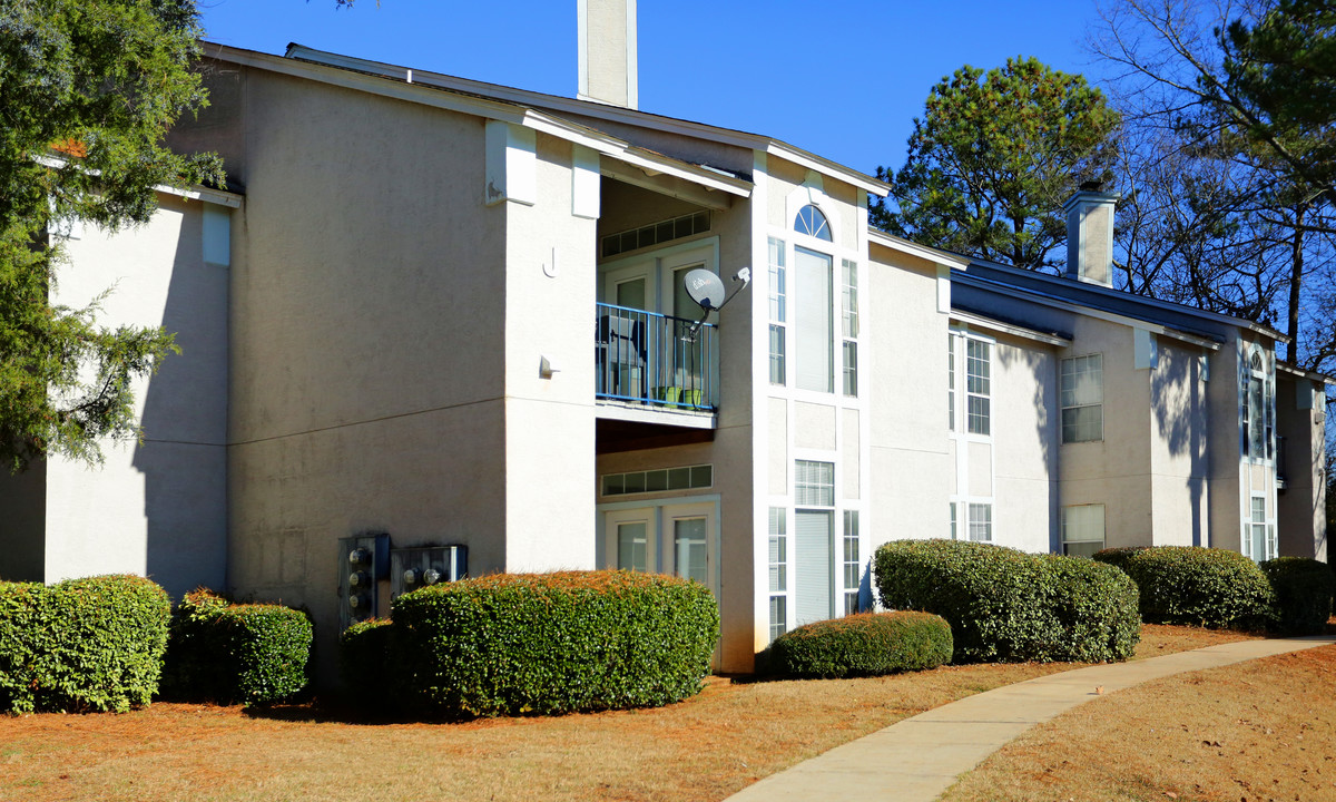 The Landing at Edgewater in Huntsville, AL - Building Photo