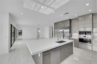 9979 Migration Pt in Palm Beach Gardens, FL - Foto de edificio - Building Photo