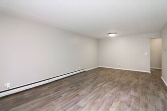 2544 Waterbury Dr in Woodridge, IL - Foto de edificio - Building Photo