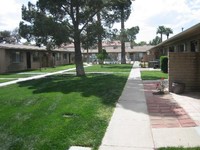 Arcadia Rose Garden Condominiums in Phoenix, AZ - Foto de edificio - Building Photo