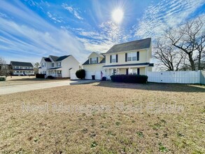 270 Lenoir Dr in Spring Lake, NC - Building Photo - Building Photo