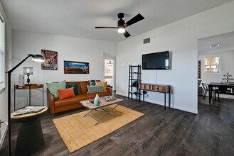 5210 Rogers Ln in Austin, TX - Building Photo - Building Photo
