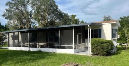 9646 St Clair Rd, Unit Room 4 in 4B4B (Private Bathroom) in Haines City, FL - Building Photo - Building Photo