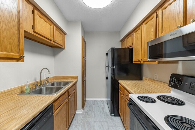 property at 1900 Bay Area Blvd