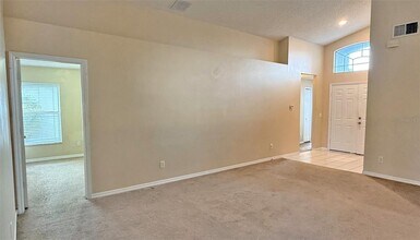 332 Cheshire Way in Davenport, FL - Foto de edificio - Building Photo