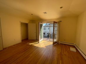 4 Lafayette Ave in Cliffside Park, NJ - Building Photo - Building Photo