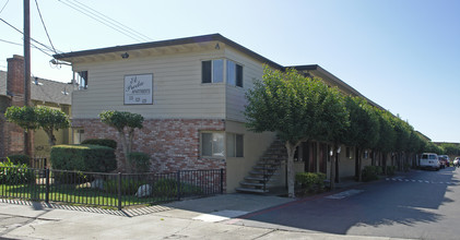 El Preda Apartments in San Leandro, CA - Building Photo - Building Photo