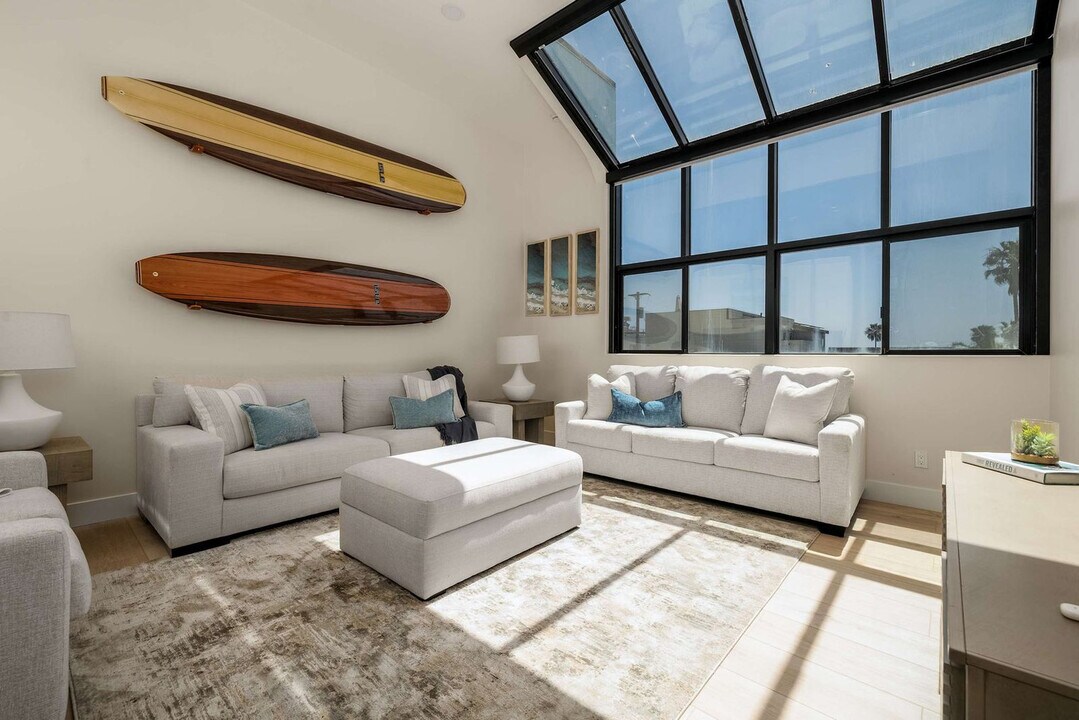 357 Playa Del Sur St in San Diego, CA - Building Photo