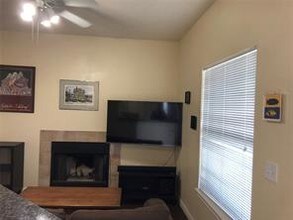 2320 Gracy Farms Ln-Unit -#332 in Austin, TX - Building Photo - Building Photo