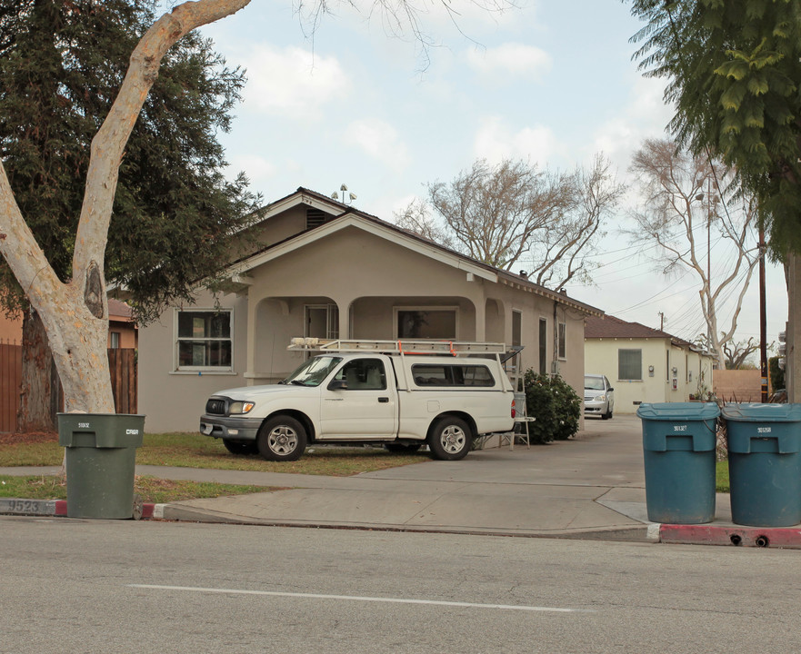 9523 Flower St in Bellflower, CA - Building Photo